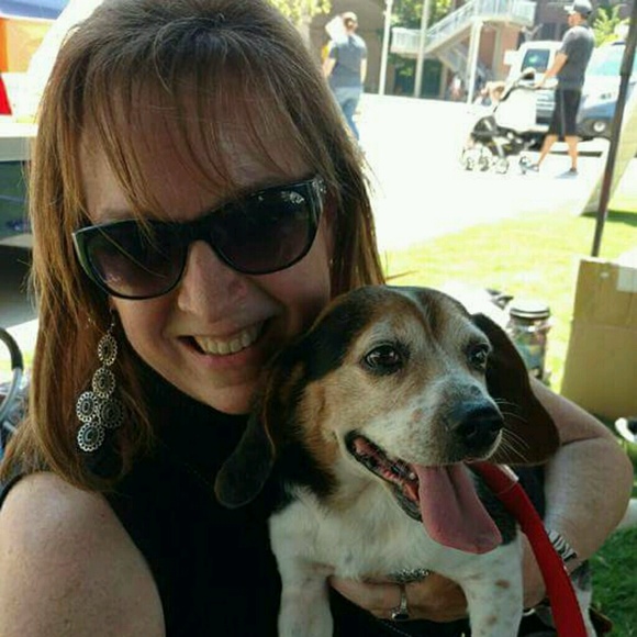 Meet your Posher, Debbie - Picture 1 of 1